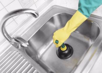 Canos ou esgotos entupidos? 10 dicas práticas para o desentupimento