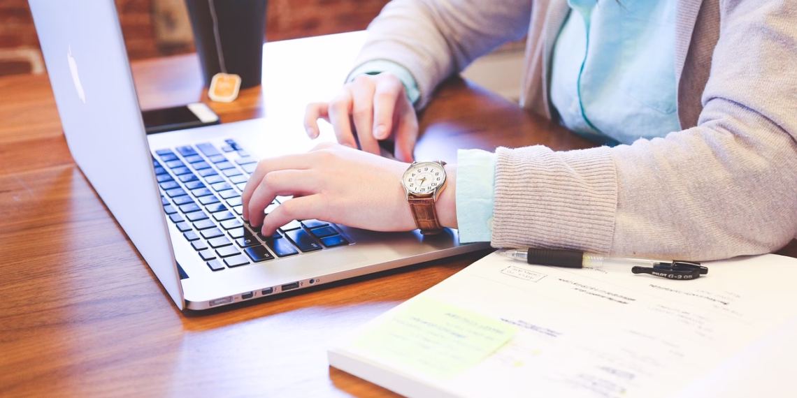 Imagem de StartupStockPhotos em Pixabay